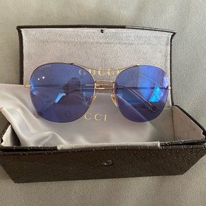 Gucci sun glasses in good condition with box
